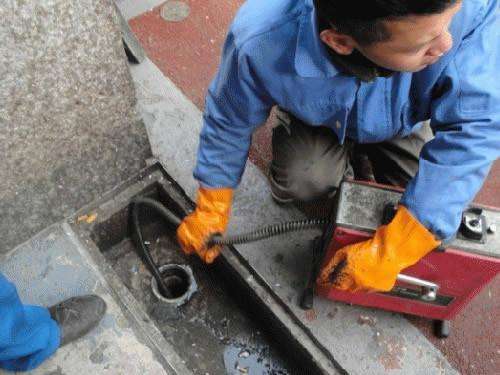 可克达拉疏通下水道