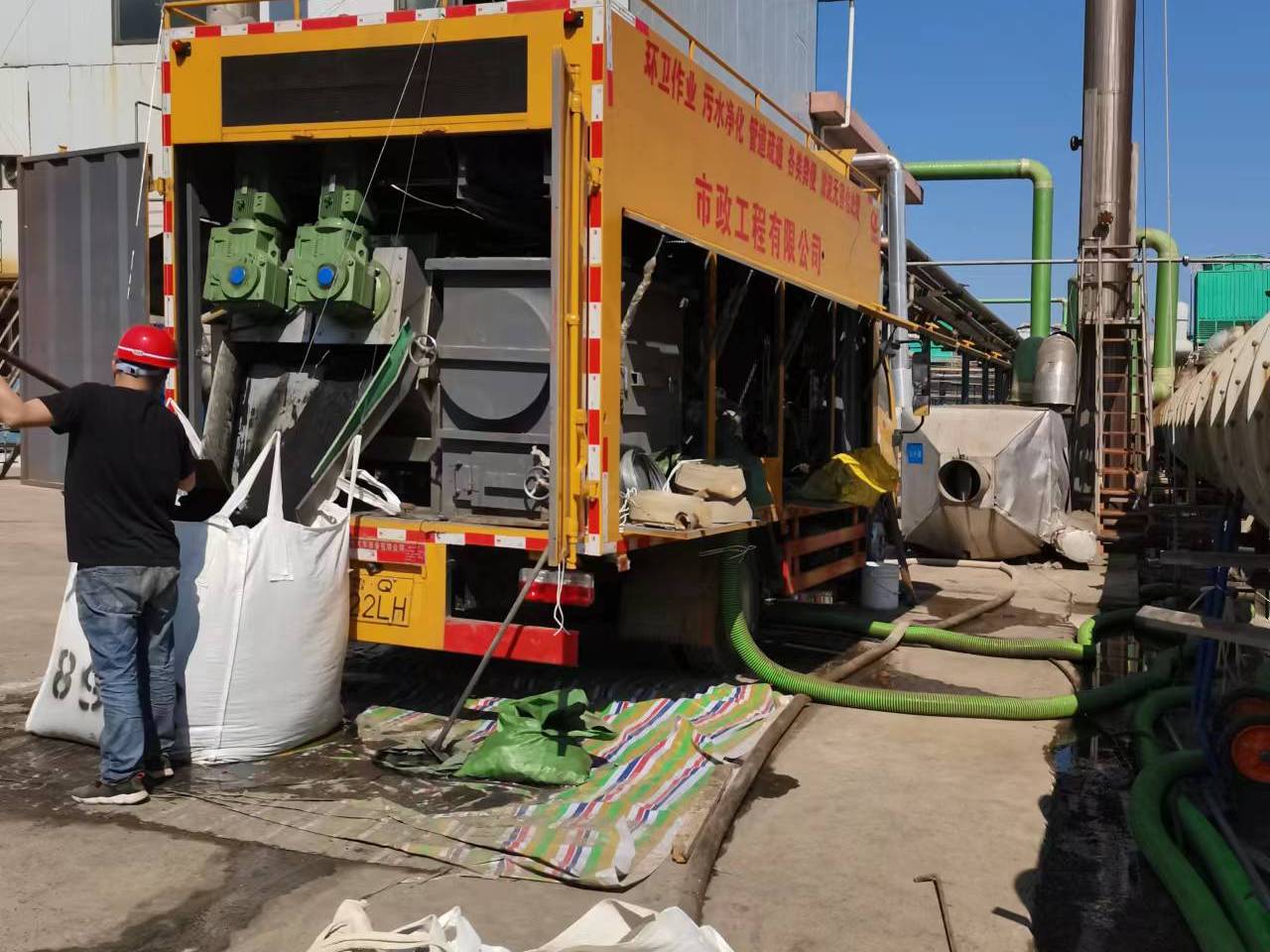 可克达拉淤泥压干处理