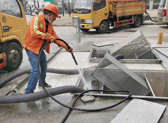 可克达拉隔油池清理